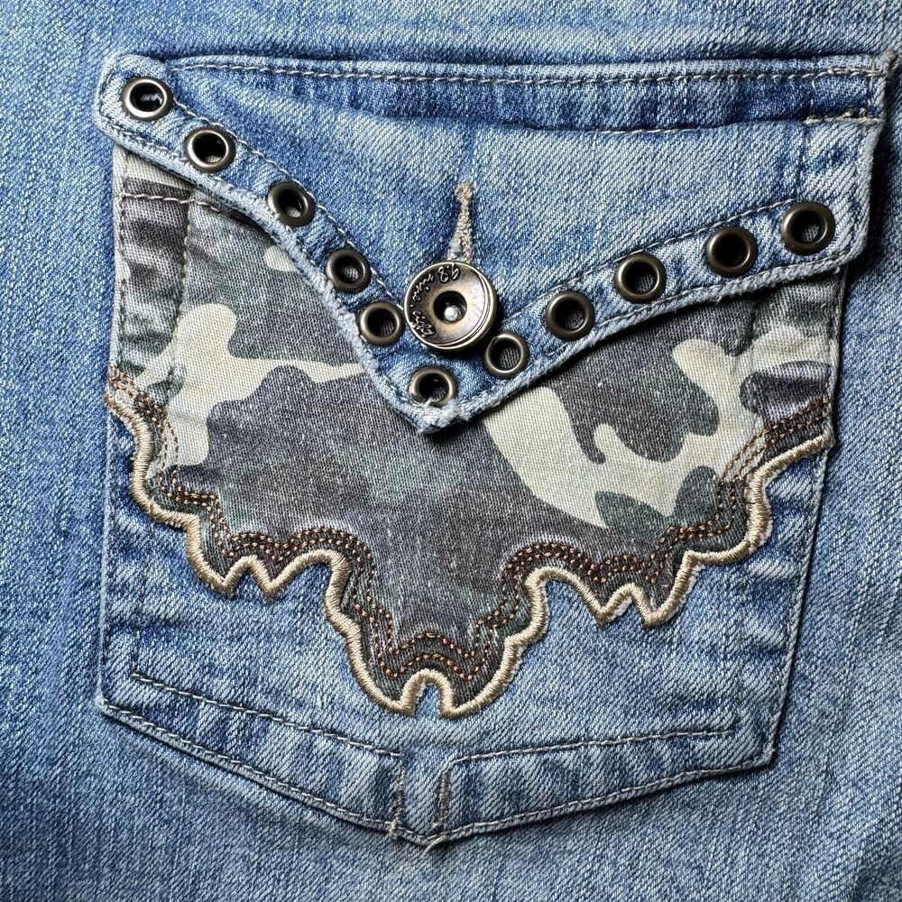 9.8 Nine Eight Boot Cut Metal Studded Camo Distress Stretch Denim Y2K Size 14‎ - Picture 6 of 15